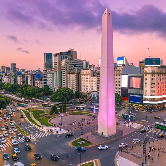 Inauguramos nuestra cuenta cuenta dedicada a conocer la ciudad de Buenos Aires con el clásico de los clásicos porteño, el obelisco. Desde…