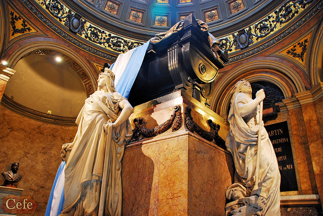 Photo : Mausolé de San Martín - Flickr Maxtdf