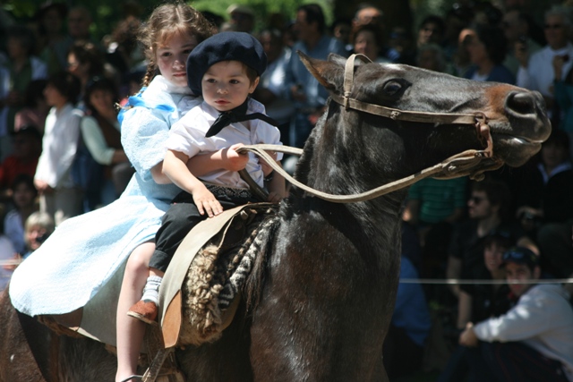 Agence de voyage Argentine Equinoxe - Vêtements de gauchos Agence de voyage Argentine Equinoxe - Vêtements de gauchos