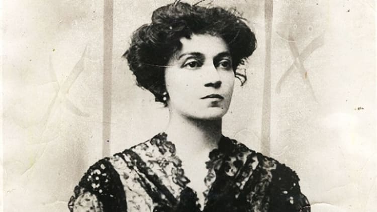 LOLA MORA, première sculptrice d’Amérique latine